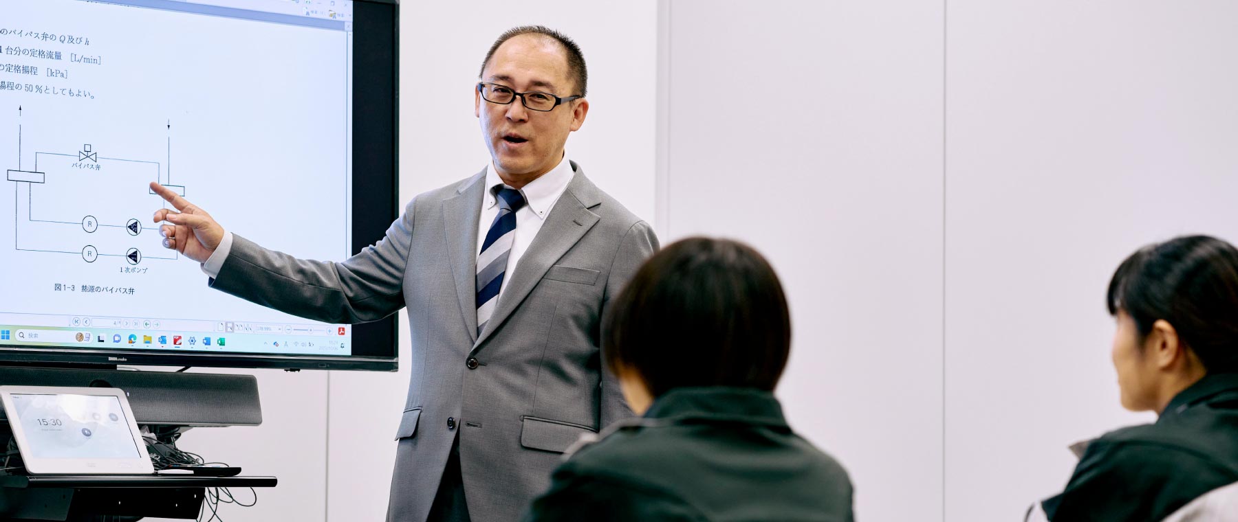 三晃空調の新入社員研修は大阪と東京で、しっかり1年間。