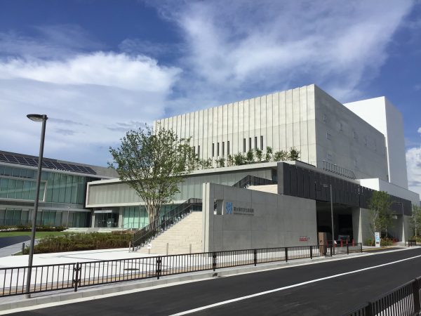 東大阪市市民会館